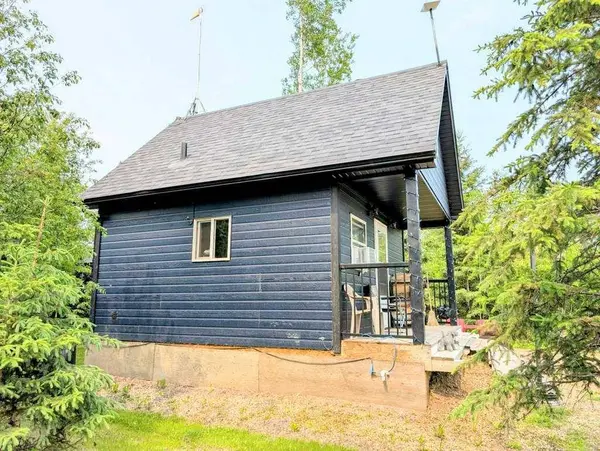 4 4A ST W, Faust, AB T0G 0X0