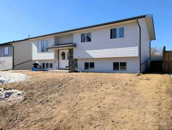 1013 10 AVE SE, Slave Lake, AB T0G 2A3