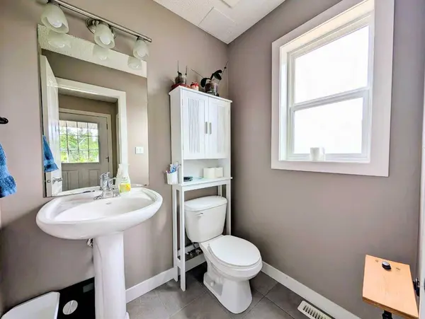 1100 10 AVE SE, Slave Lake, AB T0G2A3