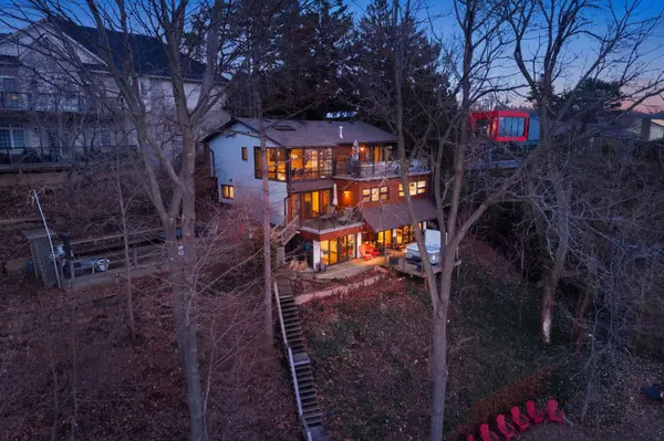 868 Danforth Place, Burlington: A Private Waterfront Estate in Burlington That Feels Like a World of its Own,Sandy Mackay