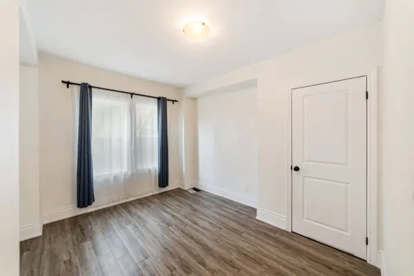 27 Melrose AVE S, Hamilton, ON L8M 2Y4