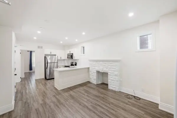 27 Melrose AVE S, Hamilton, ON L8M 2Y4