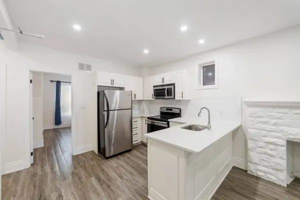 27 Melrose AVE S, Hamilton, ON L8M 2Y4