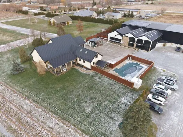 823 Line 6 Road, Niagara-on-the-lake, ON L0S 1J0