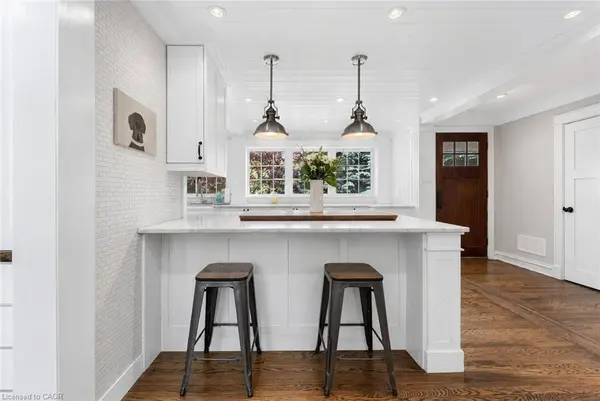 760 Kingsway Drive, Burlington, ON L7T 3H4