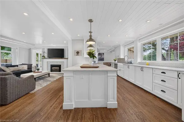 760 Kingsway Drive, Burlington, ON L7T 3H4