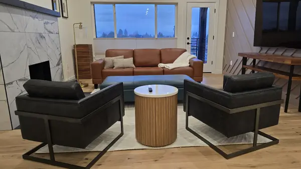 1423 1st Ave N #3, Seattle, WA 98109-3107