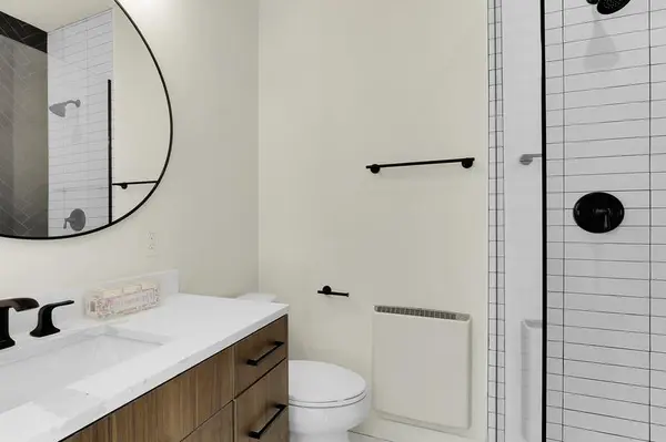 1423 1st Ave #3, Seattle, WA 98101-2075