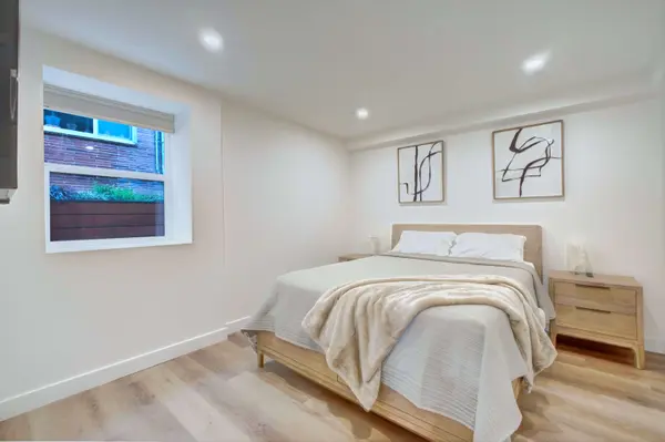 1423 1st Ave #4, Seattle, WA 98101-2075