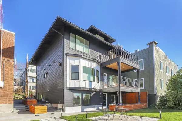 1423 1st Ave #3, Seattle, WA 98101-2075