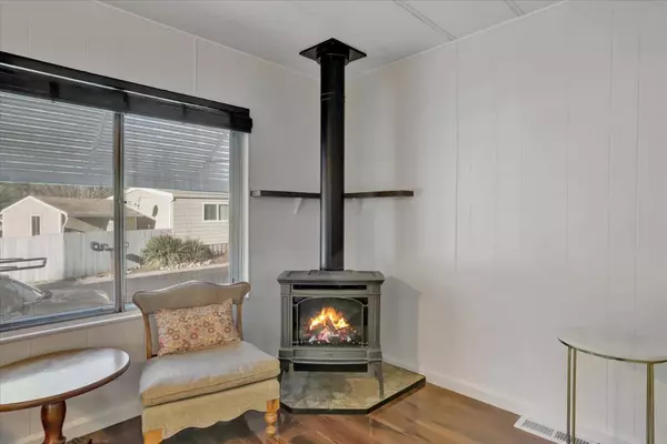 65 Primrose LN, Grass Valley, CA 95945