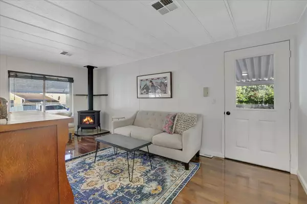 65 Primrose LN, Grass Valley, CA 95945