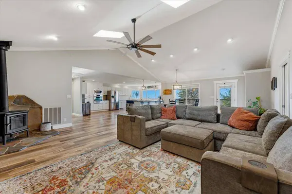 16380 Thornberry WAY, Grass Valley, CA 95949