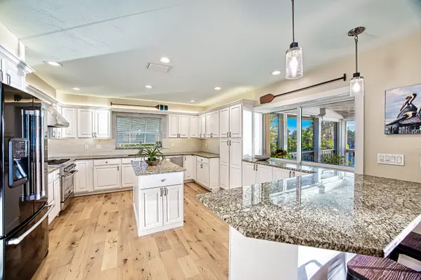 3131 Twin Lakes Ln, Sanibel, FL 33957-5503