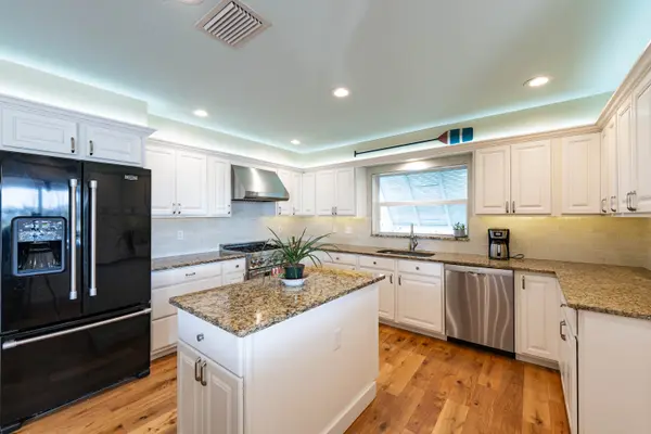 3131 Twin Lakes Ln, Sanibel, FL 33957-5503