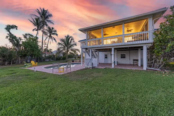 3131 Twin Lakes Ln, Sanibel, FL 33957-5503