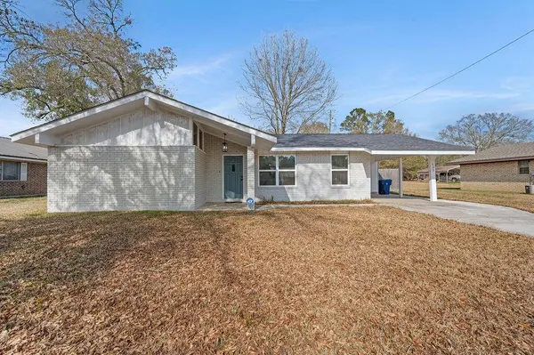 122 Azalea Ave, Deridder, LA 70634