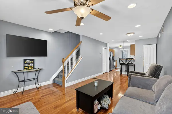 2907 S SYDENHAM ST, Philadelphia, PA 19145