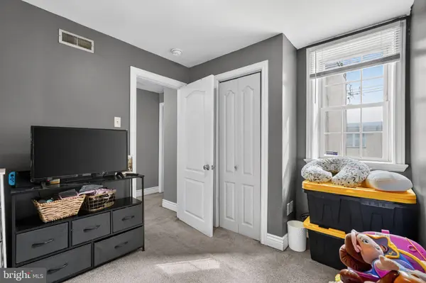 2907 S SYDENHAM ST, Philadelphia, PA 19145