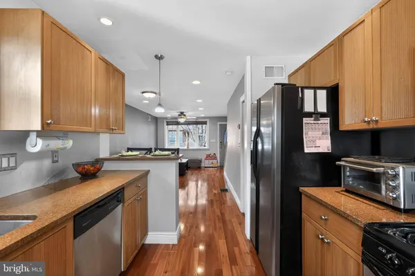 2907 S SYDENHAM ST, Philadelphia, PA 19145