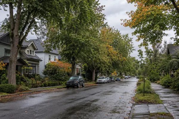 Is Fall a Good TIme to Buy or Sell in Portland?