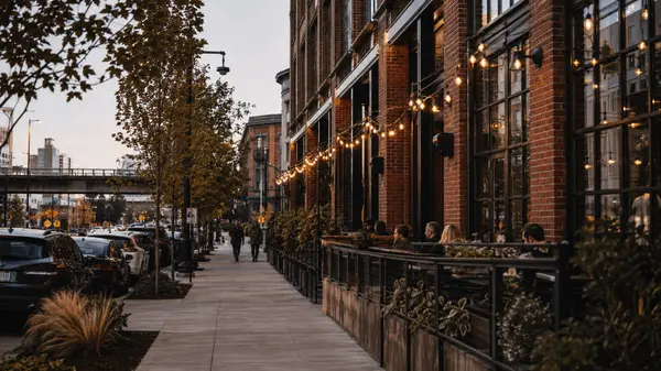 NW Portland: The Pearl District,Stacey Cabrera