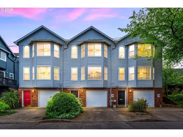 1636 SE KNAPP ST, Portland, OR 97202