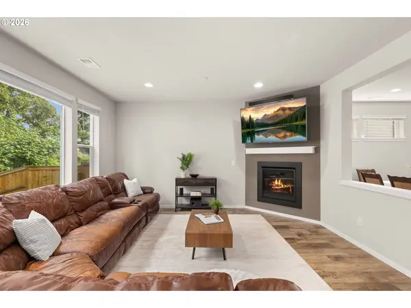 9354 N ALDER ST, Camas, WA 98607