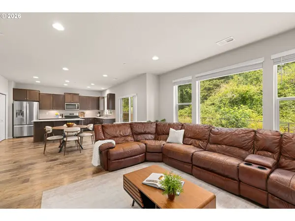 9354 N ALDER ST, Camas, WA 98607
