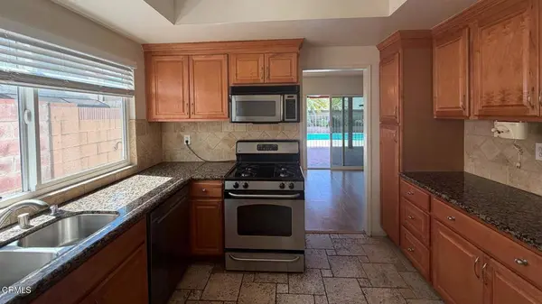 11546 Wyandotte ST, Los Angeles, CA 91605