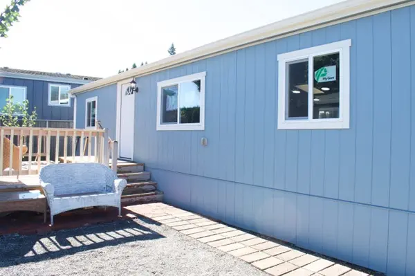 700 NE 183rd Ave #7, Portland, OR 97230-7166