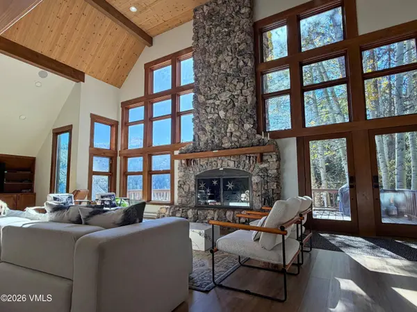 377 Holden RD