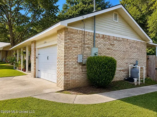 11356 Fenton Drive, Biloxi, MS 39532