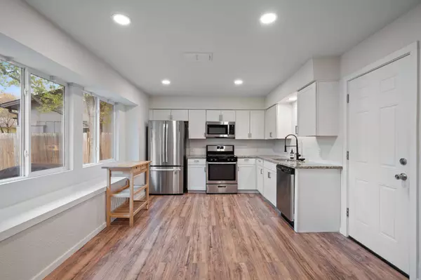 6305 Clubway LN, Austin, TX 78745