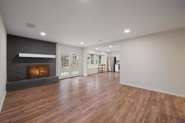 6305 Clubway LN, Austin, TX 78745