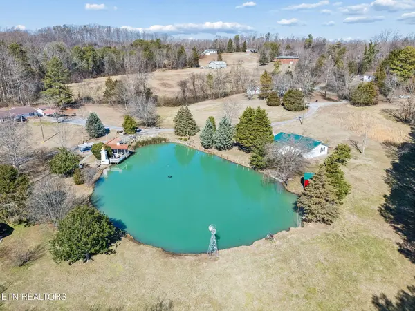 123 Jerry Cardin LN, Friendsville, TN 37737