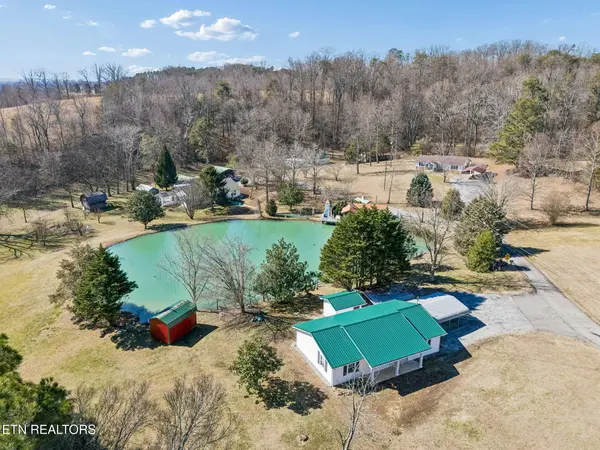 123 Jerry Cardin LN, Friendsville, TN 37737