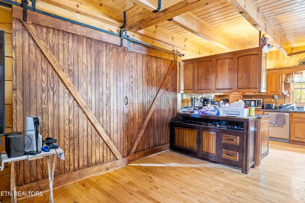 180 Mcjunkin Rd, Tellico Plains, TN 37385