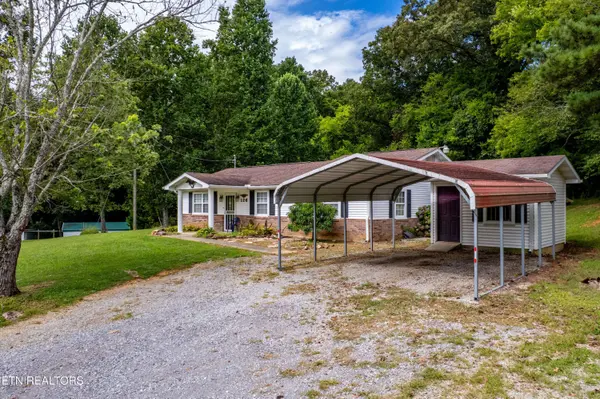 126 Jerry Cardin LN, Friendsville, TN 37737