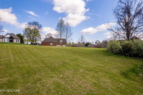 2526 Red Wing WAY, Maryville, TN 37801