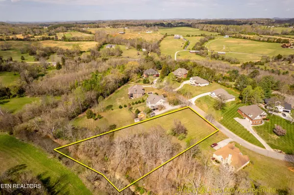 2526 Red Wing WAY, Maryville, TN 37801