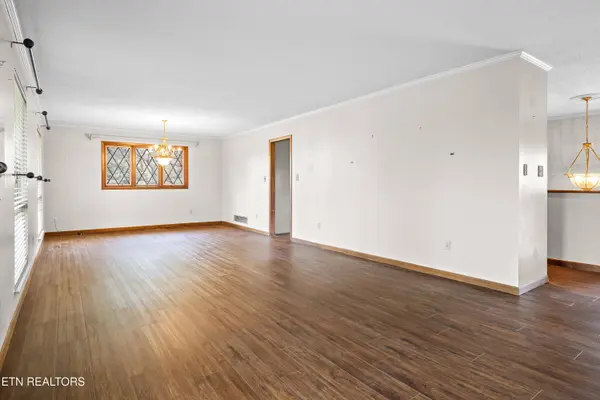 7432 Glastonbury Rd, Knoxville, TN 37931