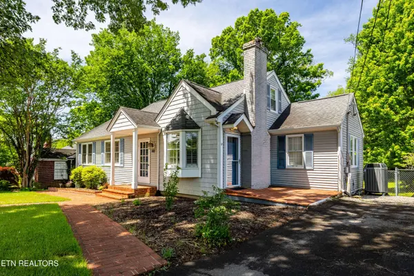 1105 Sterling Ave, Maryville, TN 37803