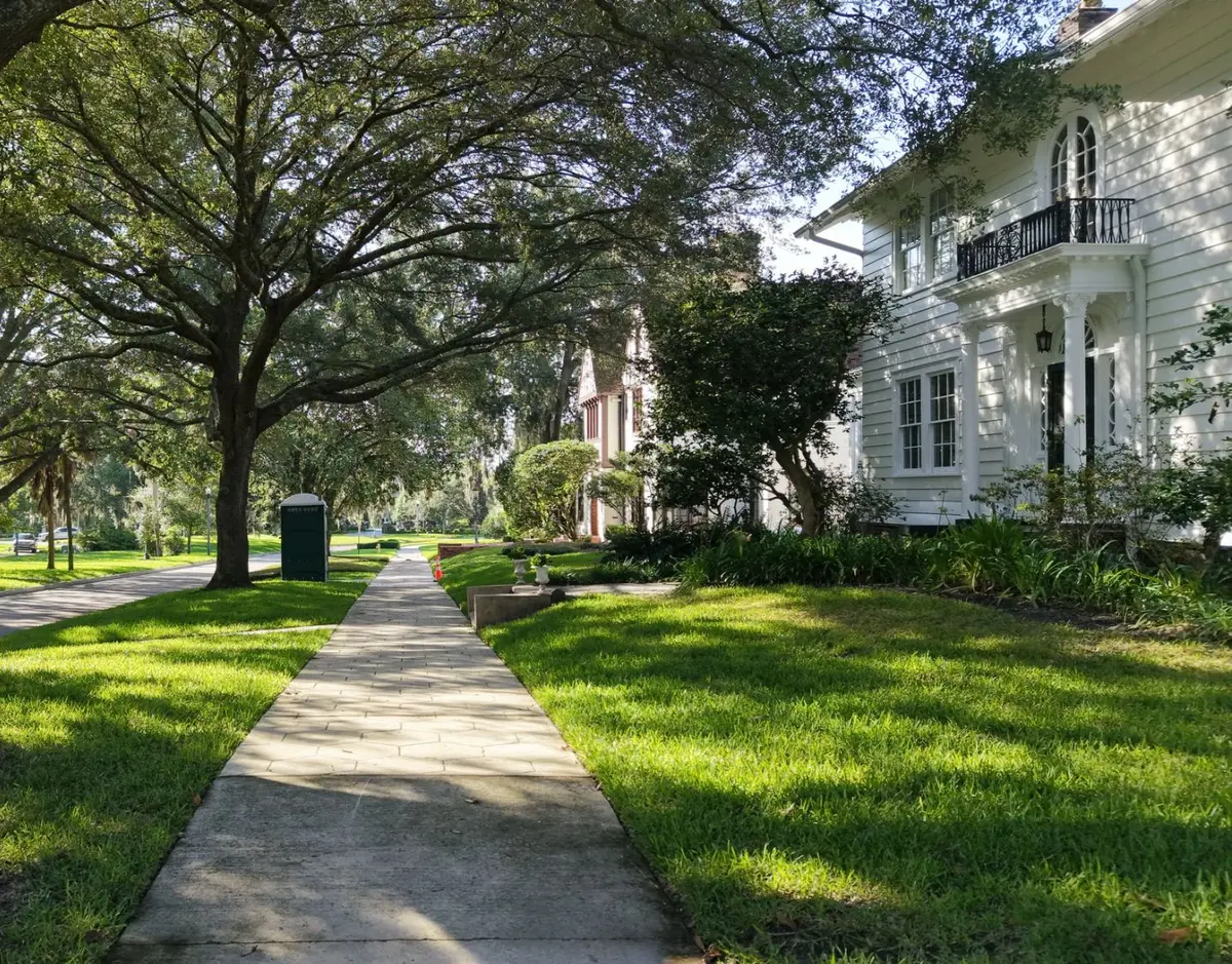 Historic homes and tree-lined streets in Avondale Jacksonville