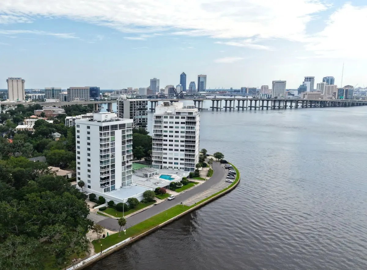 Downtown Jacksonville skyline viewed from Riverside
