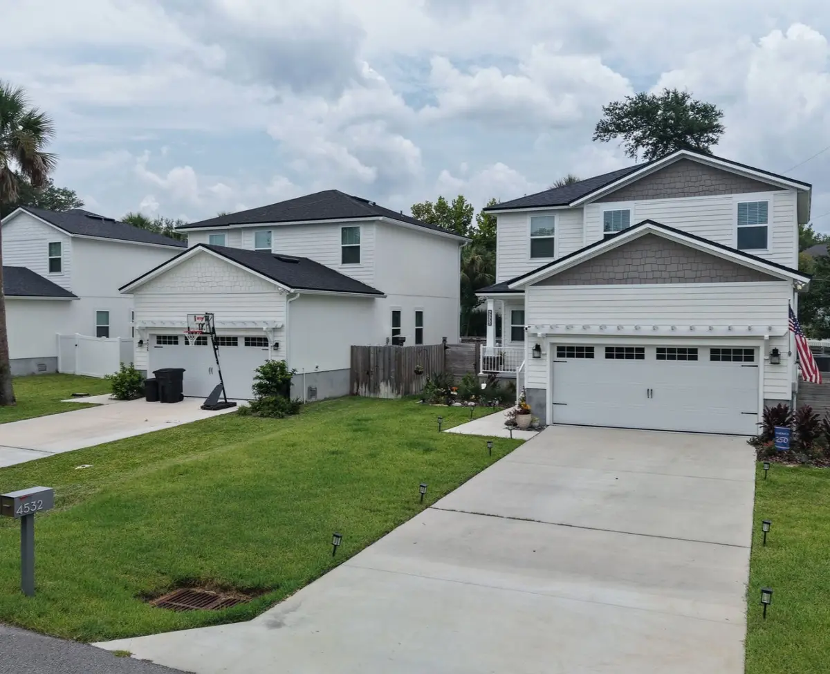Single-family homes in a residential neighborhood near Mayport in Jacksonville, Florida.
