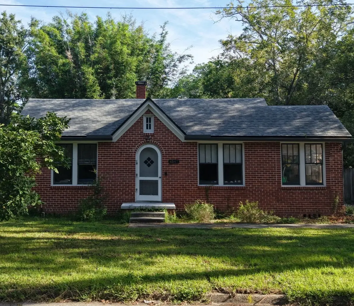 Historic brick cottage in Murray Hill, Jacksonville, Florida.