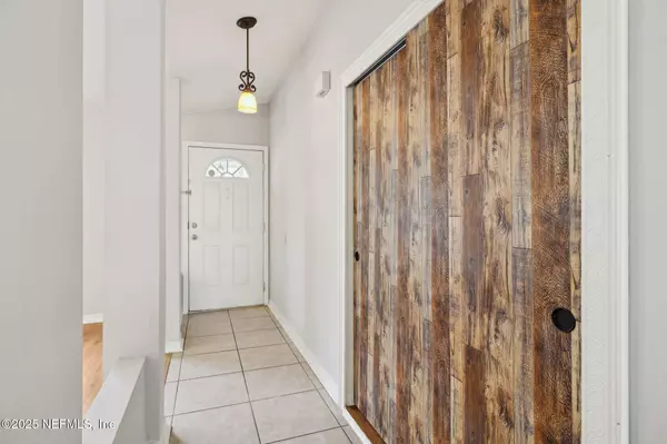 8056 CUMBERLAND GAP TRL N, Jacksonville, FL 32244