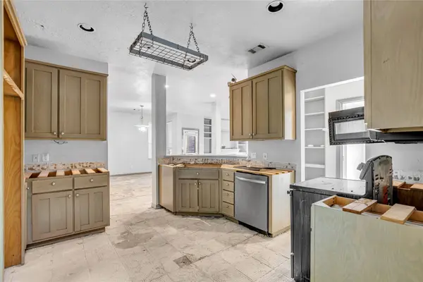 13629 Wintercrest DR, Montgomery, TX 77356