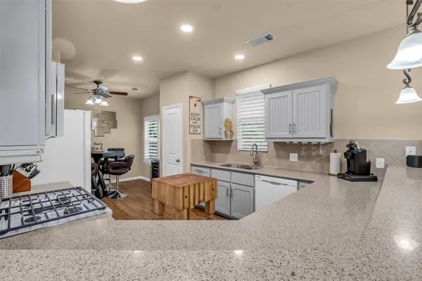 209 W George Jones RD, Livingston, TX 77351